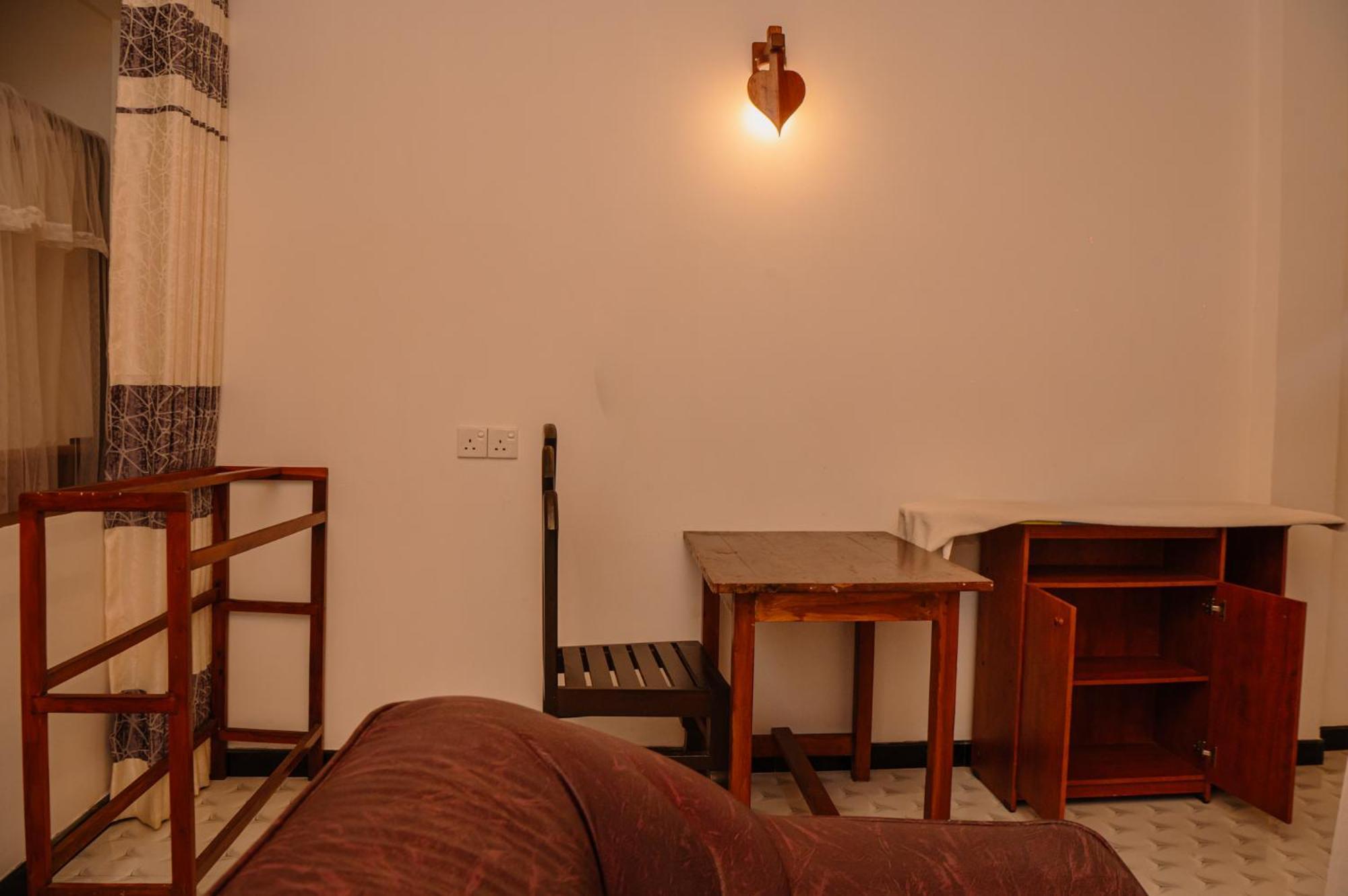 Rekawa Turtle Gate Hotel Тангале Стая снимка