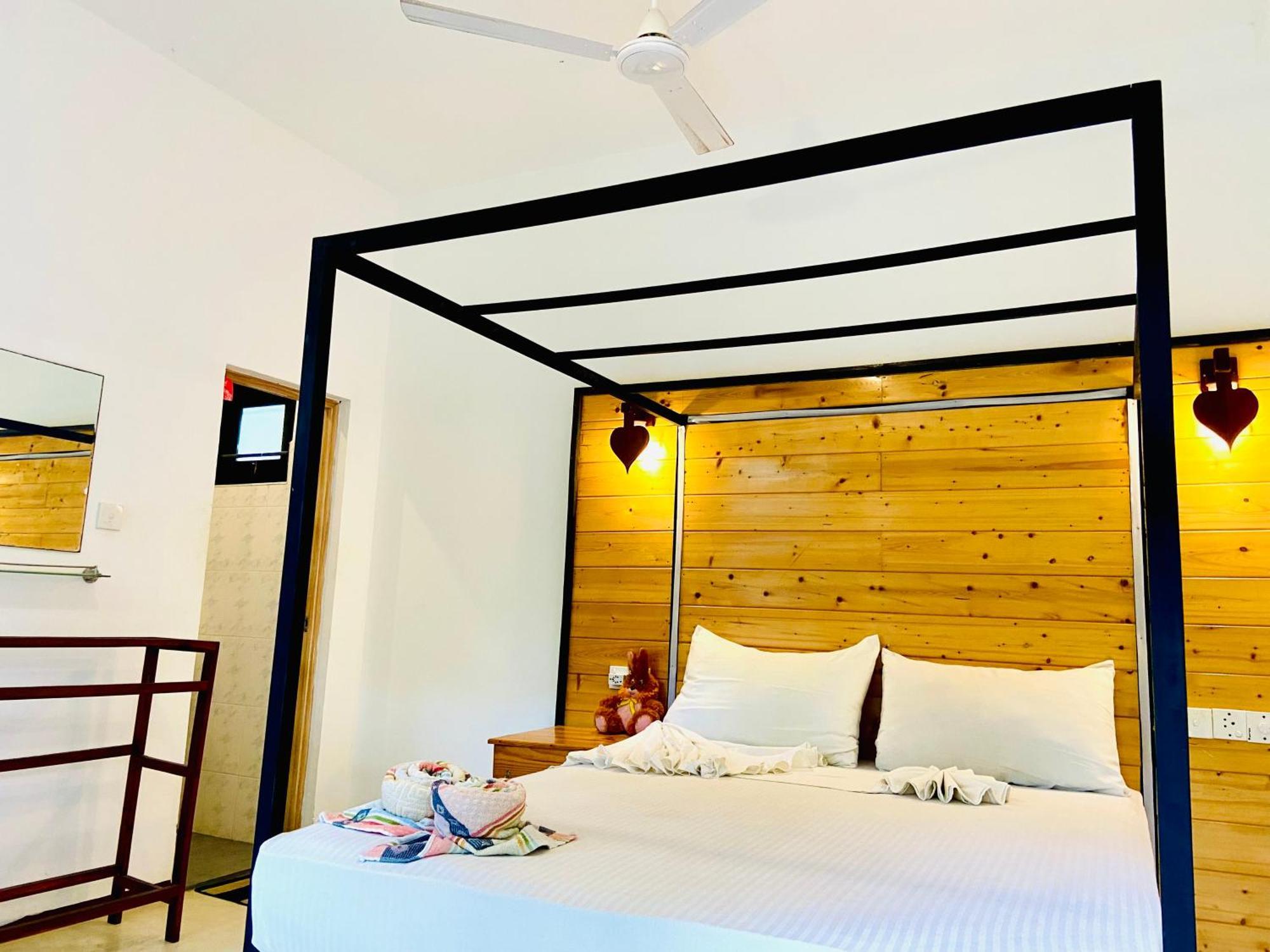 Rekawa Turtle Gate Hotel Тангале Екстериор снимка