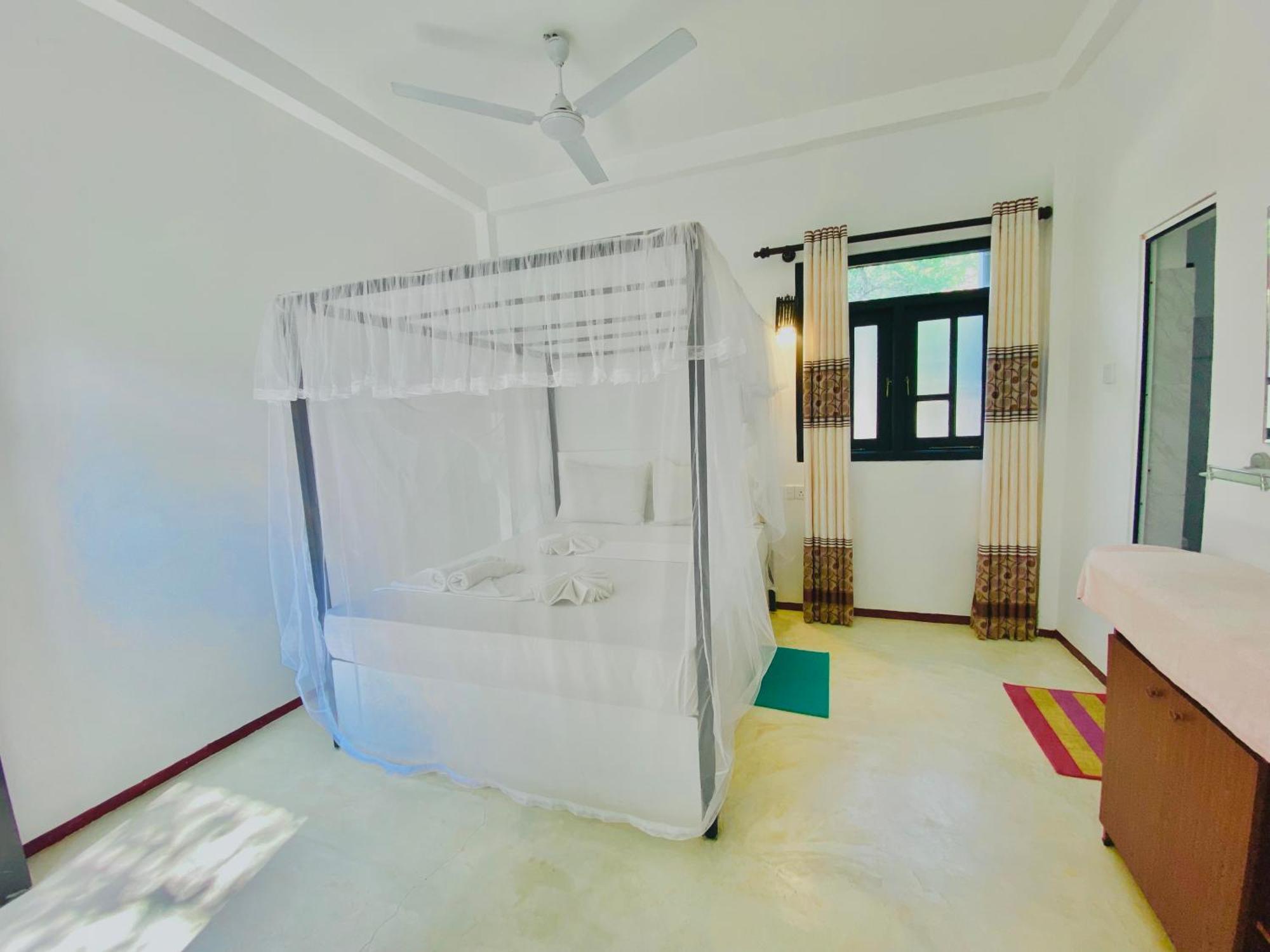 Rekawa Turtle Gate Hotel Тангале Стая снимка