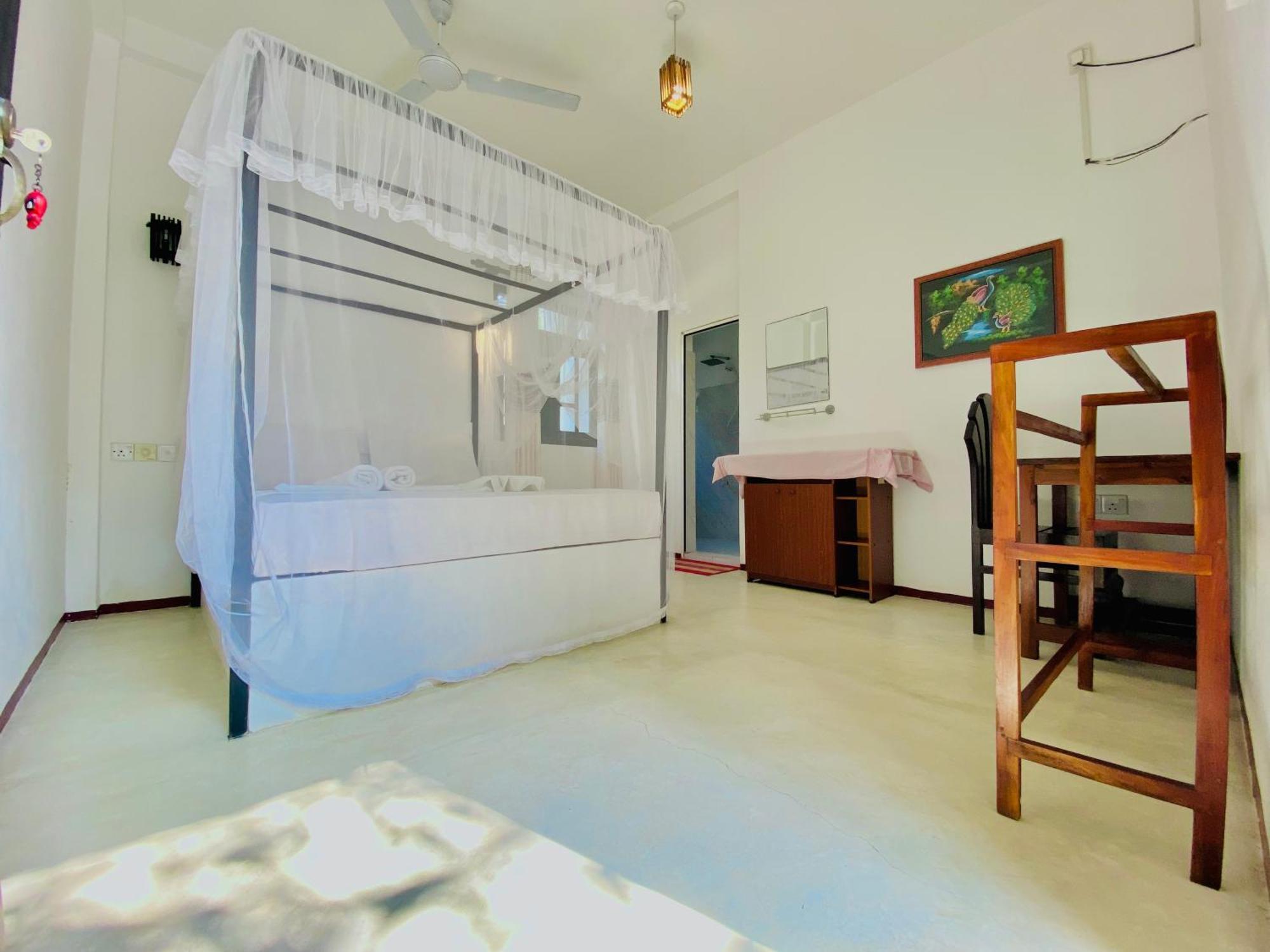 Rekawa Turtle Gate Hotel Тангале Стая снимка