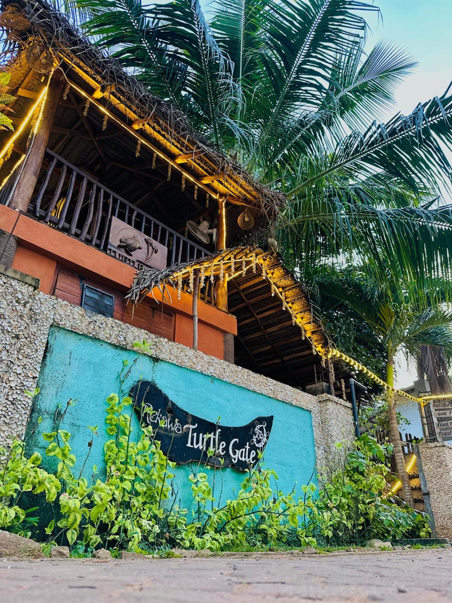 Rekawa Turtle Gate Hotel Тангале Екстериор снимка